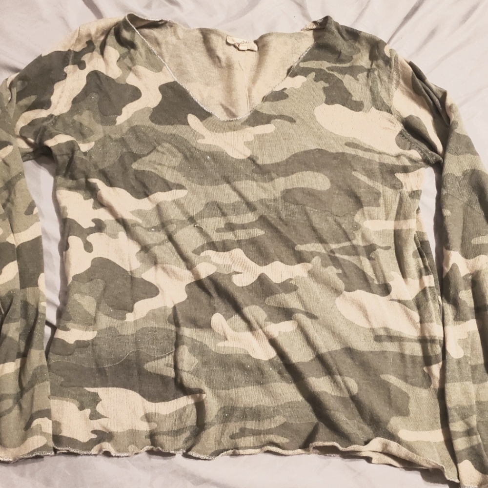 Glittery camo long sleeve size L